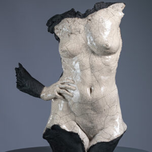 Vibration d'une femme - Raku